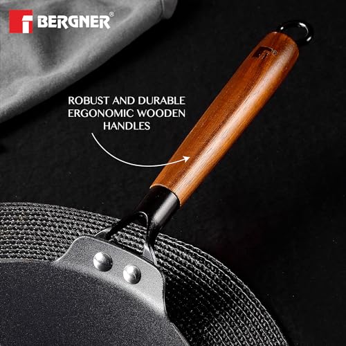 BERGNER Odin 26 cm Cast Iron Roti Tawa wooden handle highlight