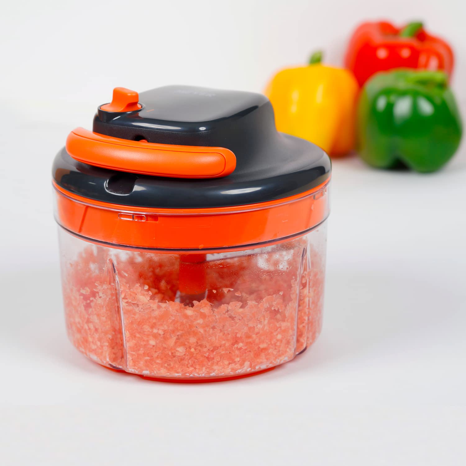 Dishwasher-safe Meyer vegetable chopper with detachable components
