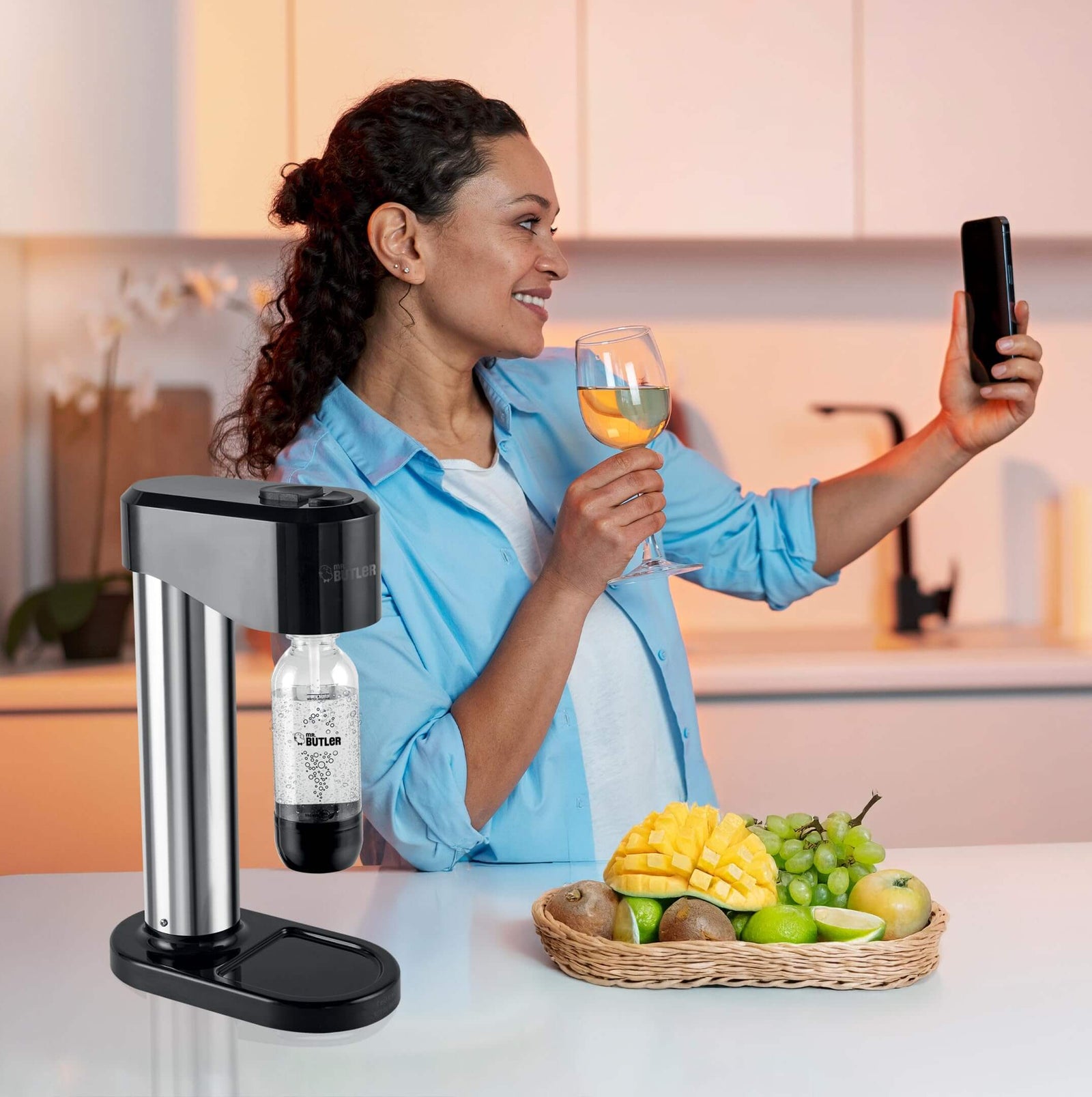 Mr. Butler Instafizz home soda maker with 500ml bottle and CO2 carbonation
