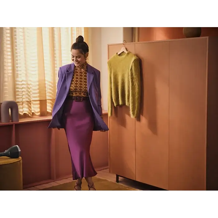 philips STH7040/80 complete garment steamer kit with dual tanks, glove, and heat-resistant pouch